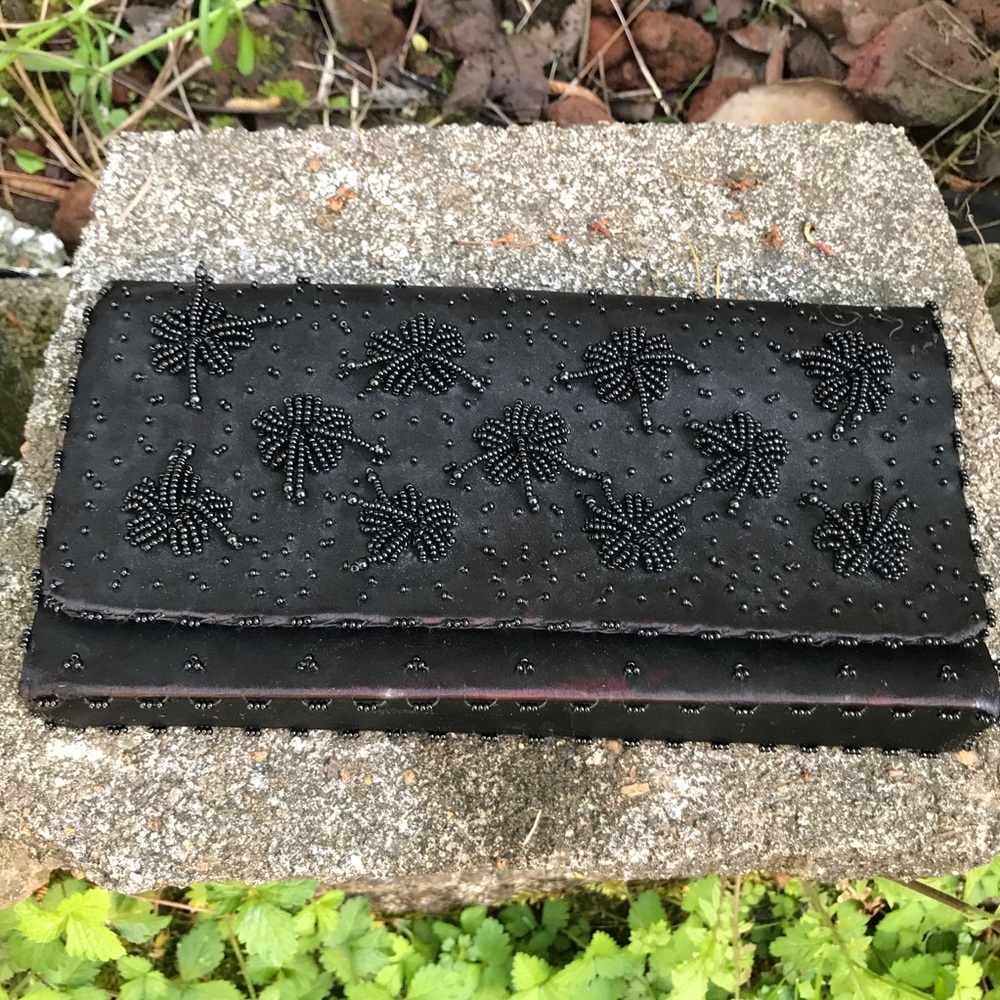 3 for $20❤️Vintage handmade by ESS beaded purse.